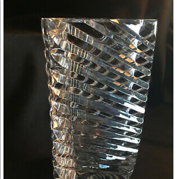 Miller Rogaska Triangular Crystal Vase - Picture 4 of 7